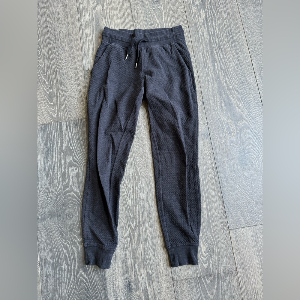 Lululemon Warm Down Jogger II 28" in Heathered Core Black Size 2
